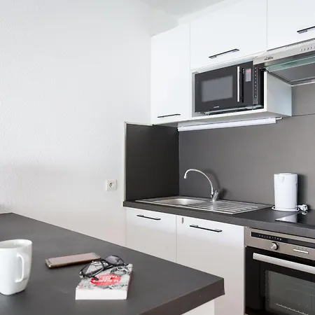 3 Pers - Climatise, Balcon, 50m, Centre-ville - Fr-1-466a-42 Apartment Saint-Raphael (Var)