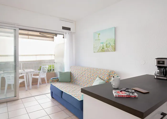 3 Pers - Climatise, Balcon, 50m, Centre-ville - Fr-1-466a-42 * Saint-Raphaël